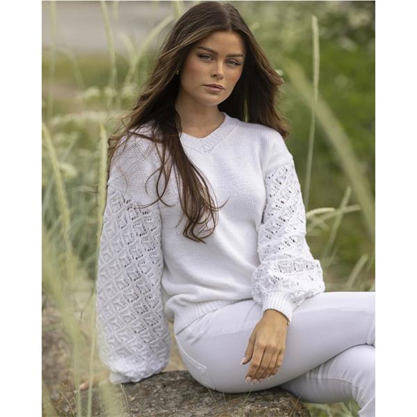 Viking Garn Pattern 2423-05 Maribell Sweater in Linus (Linen/Cotton DK)
