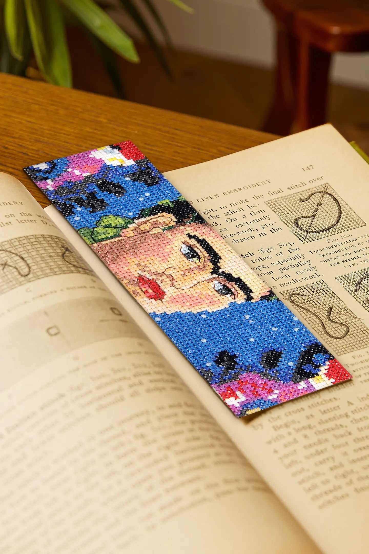 DMC 'The Frame' by Frida Kahlo, Advanced Cross Stitch Bookmark Kit