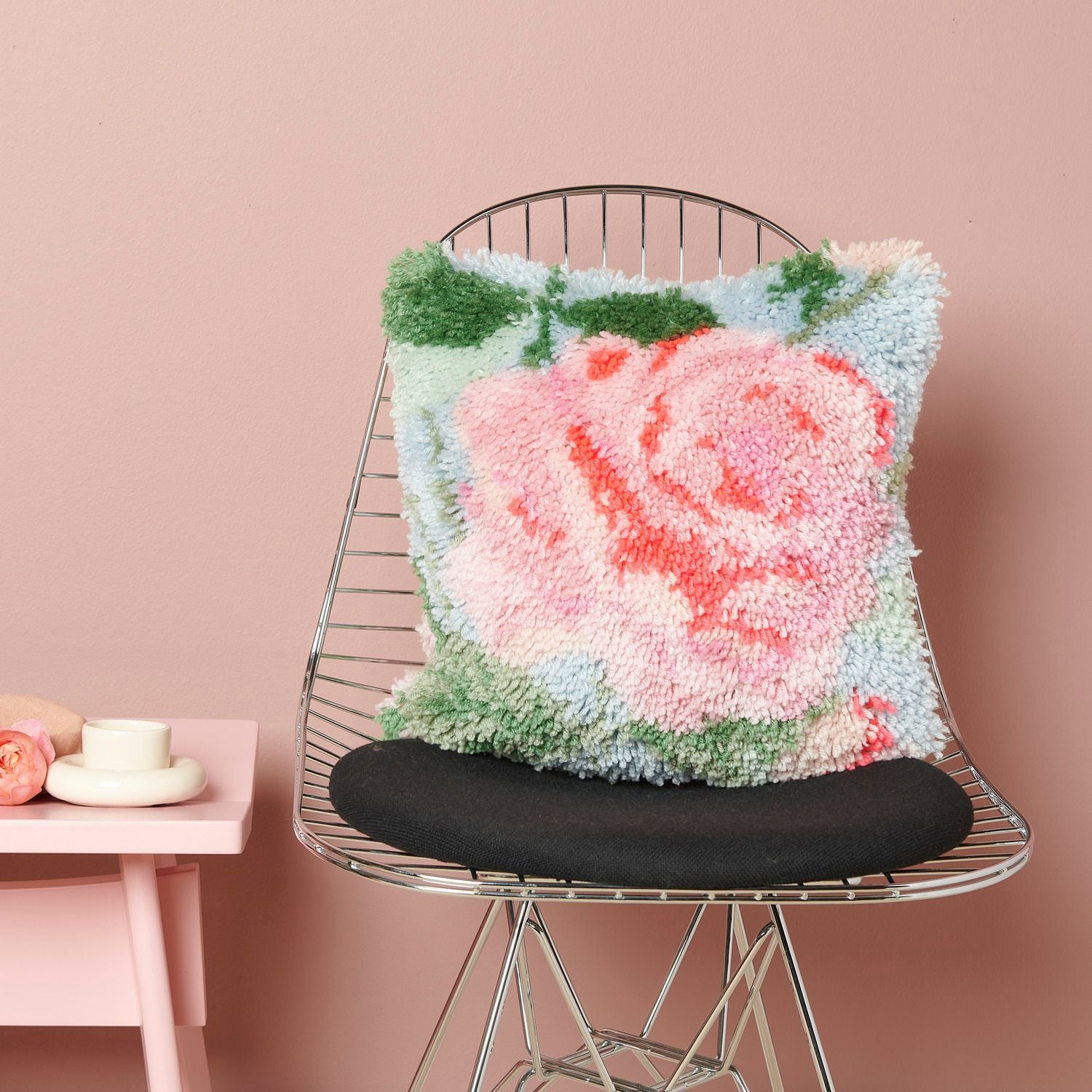 Rico Hooki Hooki Latch Hooking Kit, 'Rose Cushion'