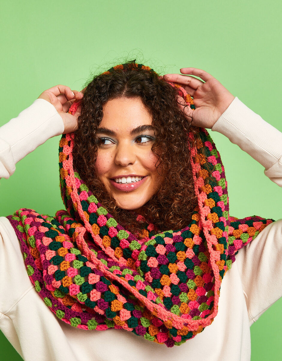 Sirdar Kith & Kin Crochet Kit – Oversize Colorful Cowl Beginner Crochet Project With Hook & Pattern